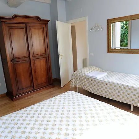 Gasthaus Il Giardino Del Conte Custoza Marmirolo Zimmer foto